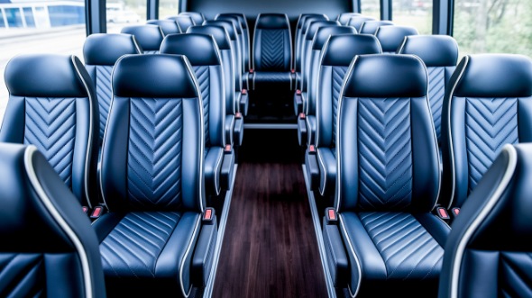 norwalk 15 passenger minibus rental